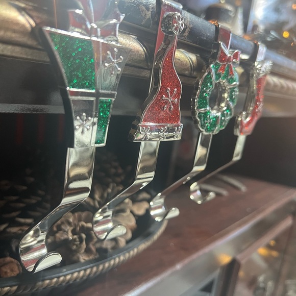 STOCKING HOLDERS SET - Picture 2 of 6